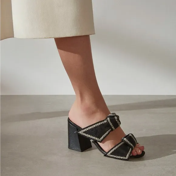 - nib Alexandre Birman “Clarita” Stitched Bow Block Heel Sandals in Black size 7