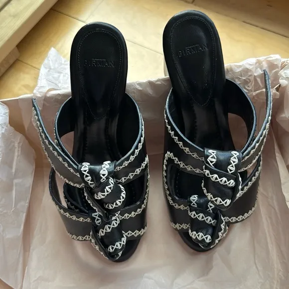 - nib Alexandre Birman “Clarita” Stitched Bow Block Heel Sandals in Black size 7