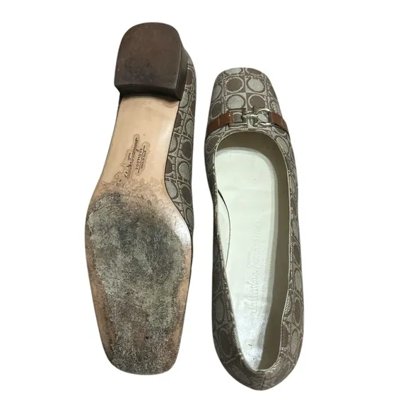 👞 Salvatore Ferragamo ladies pumps 8 1/2 AAAA