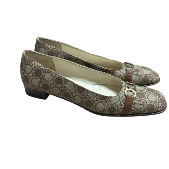 👞 Salvatore Ferragamo ladies pumps 8 1/2 AAAA
