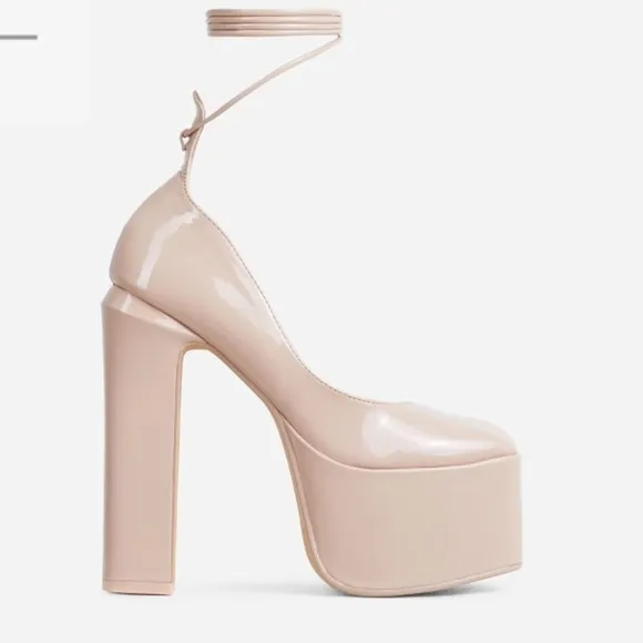 1 Nude patent leather LACE UP CLOSED TOE PLATFORM BLOCK HEEL IN BLACK PATEN