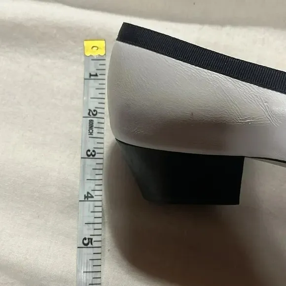 [10] Salvatore Ferragamo White Black lillaz Vara Bow Pumps Heel Shoes