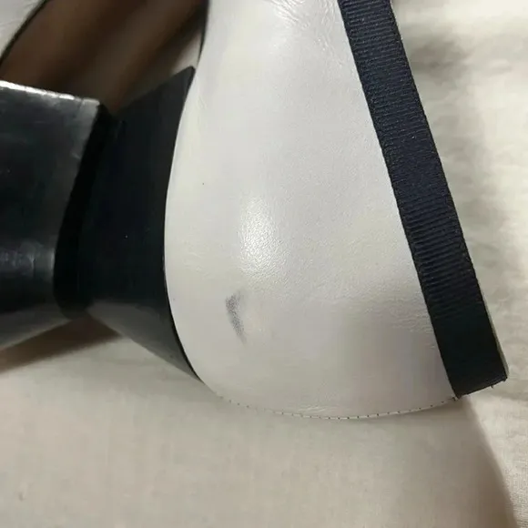 [10] Salvatore Ferragamo White Black lillaz Vara Bow Pumps Heel Shoes
