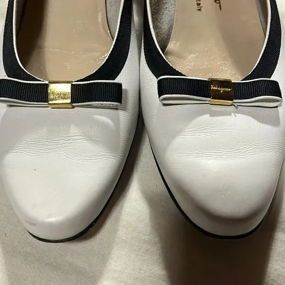 [10] Salvatore Ferragamo White Black lillaz Vara Bow Pumps Heel Shoes