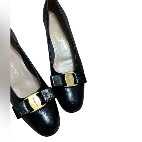 109. 👠Salvatore Ferragamo Vara women’s shoes 8 1/2 AAAA black