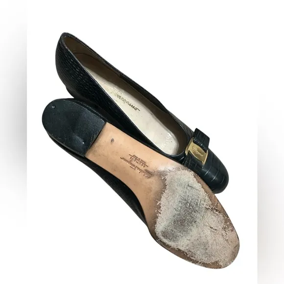 109. 👠Salvatore Ferragamo Vara women’s shoes 8 1/2 AAAA black
