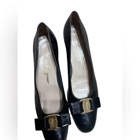 109. 👠Salvatore Ferragamo Vara women’s shoes 8 1/2 AAAA black