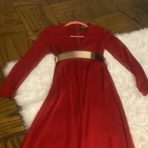 Abyss by AbbySLEEVE PLUNGE VNECK Gold BELTED DOUBLE HIGH SLIT MAXI Red DRESS S