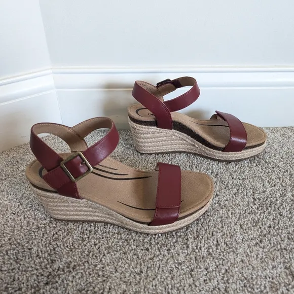 Aetrex Sydney Red Leather Wedge Espadrille Sandals sz 7.5 EU 38