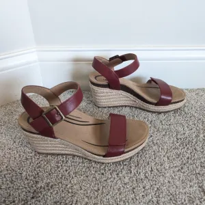Aetrex Sydney Red Leather Wedge Espadrille Sandals sz 7.5 EU 38