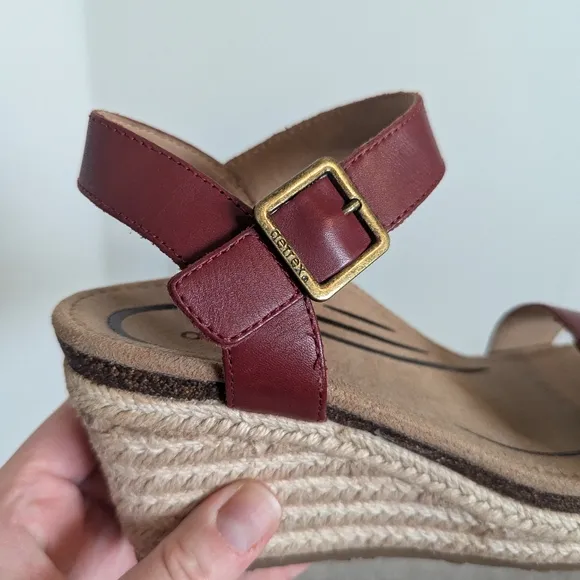 Aetrex Sydney Red Leather Wedge Espadrille Sandals sz 7.5 EU 38