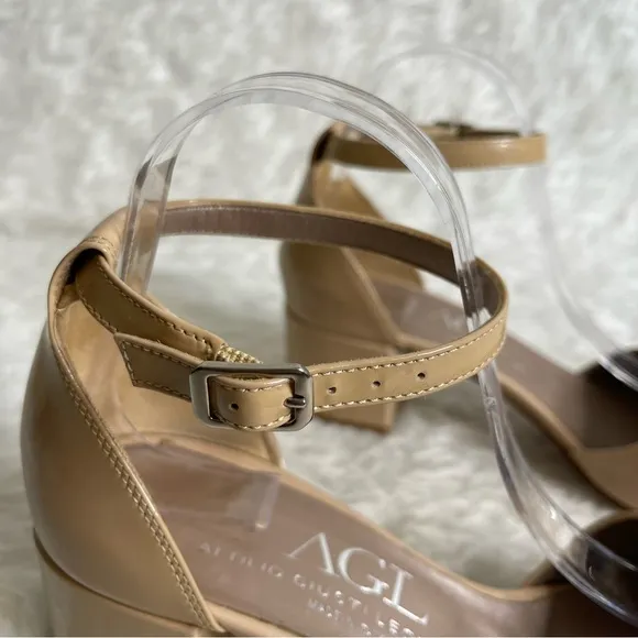 AGL (Attilio Giusti Leombruni) Patent Leather Sandals Neutrals size 39.5