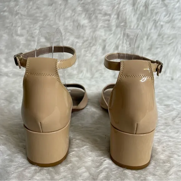 AGL (Attilio Giusti Leombruni) Patent Leather Sandals Neutrals size 39.5