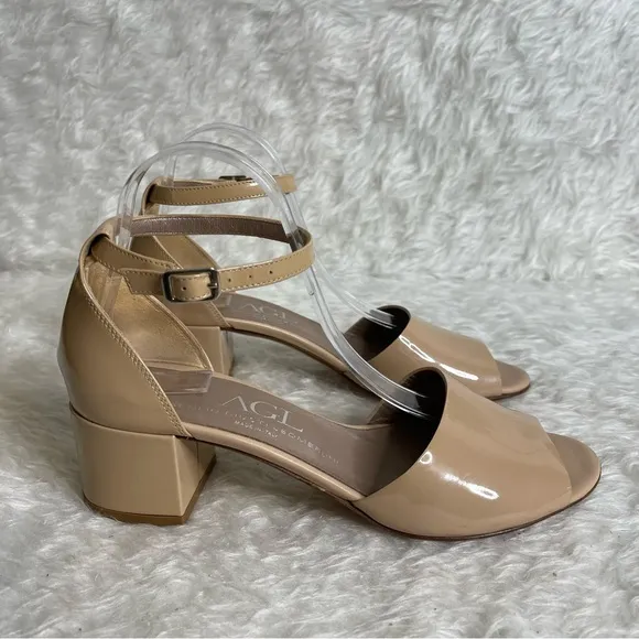 AGL (Attilio Giusti Leombruni) Patent Leather Sandals Neutrals size 39.5