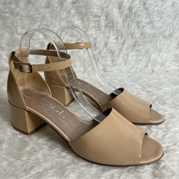 AGL (Attilio Giusti Leombruni) Patent Leather Sandals Neutrals size 39.5