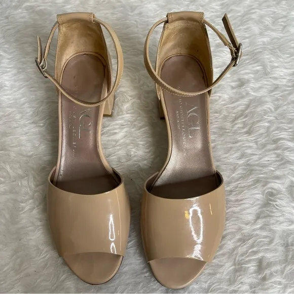 AGL (Attilio Giusti Leombruni) Patent Leather Sandals Neutrals size 39.5