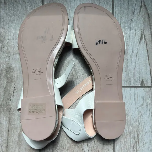 AGL SVEVA LEATHER SANDALS IN WHITE