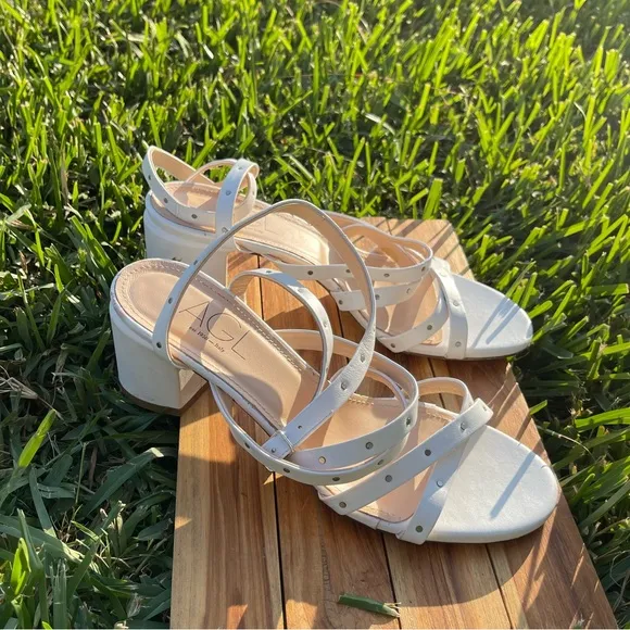 AGL WHITE SANDALS BLOCK HEEL STUDDED DETAILS SIZE 39
