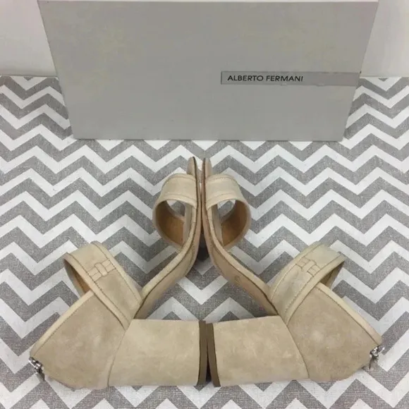 Alberto Fermani Torrone Ivory Cream Block Heel Size 7.5
