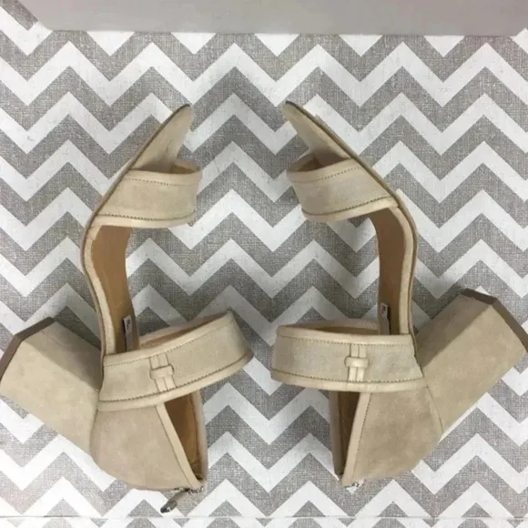 Alberto Fermani Torrone Ivory Cream Block Heel Size 7.5