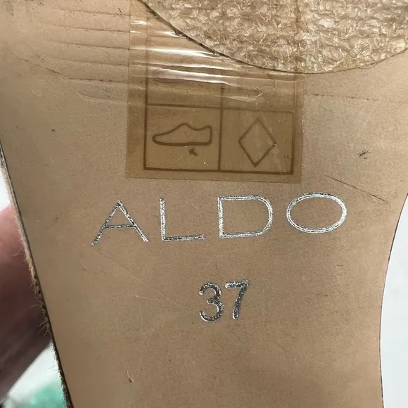 ALDO WEDGE HEELS SLIP ON WITH BACK ZIPPER FUN  PATCHWORK DESIGN