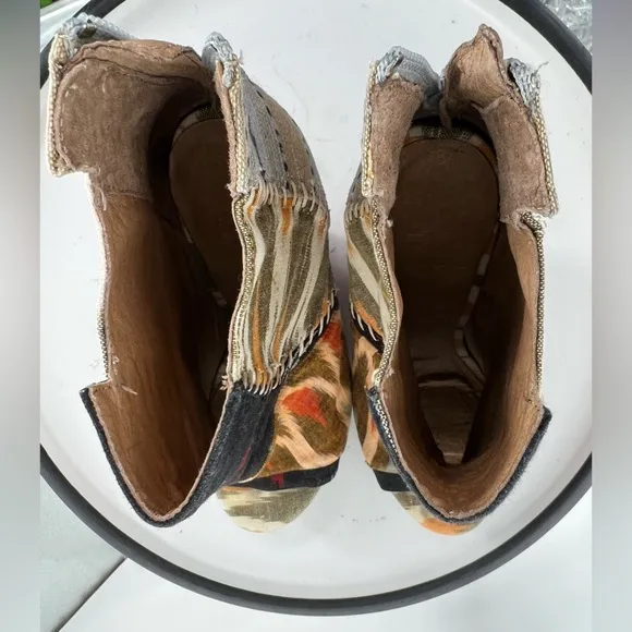 ALDO WEDGE HEELS SLIP ON WITH BACK ZIPPER FUN  PATCHWORK DESIGN