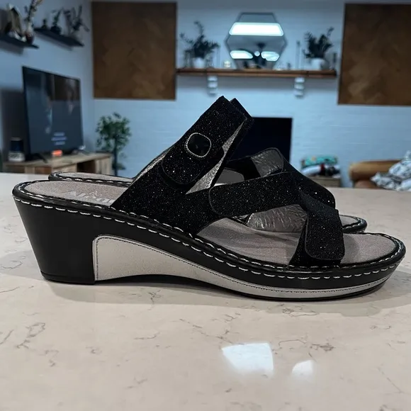Alegria NWOB Loti Glitteroti Wedge Sandals Lot-699 Size 42/11.5-12 US