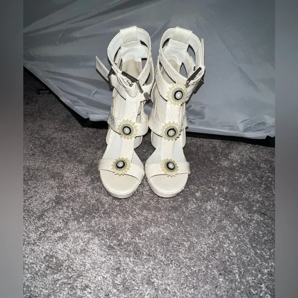 Alexander McQueen gladiator style leather Women's White High Heel Sandals sz 10