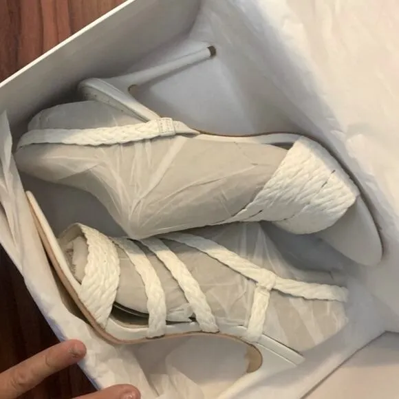 Alice   Olivia Fanniey Heels in White.