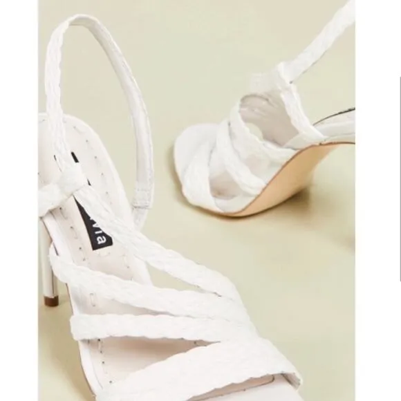 Alice   Olivia Fanniey Heels in White.
