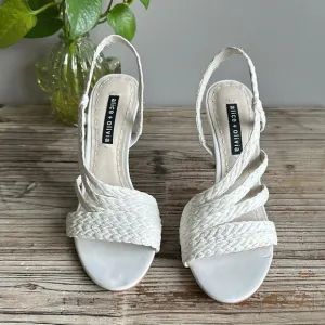 Alice   Olivia, Fanniey White Heel Sandals, size 7.5 new never worn