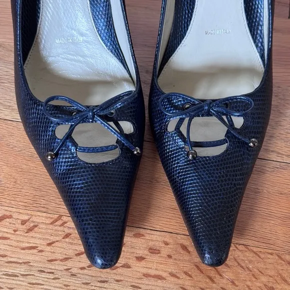 Amalfi Italy Leather heel Pumps with bow details Size 6B
