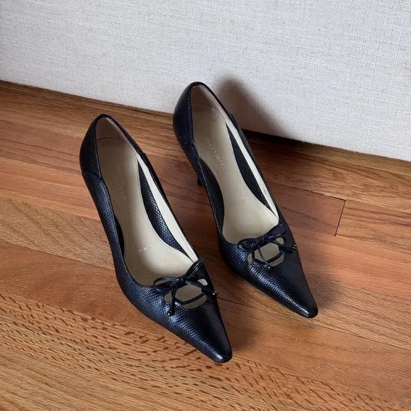Amalfi Italy Leather heel Pumps with bow details Size 6B