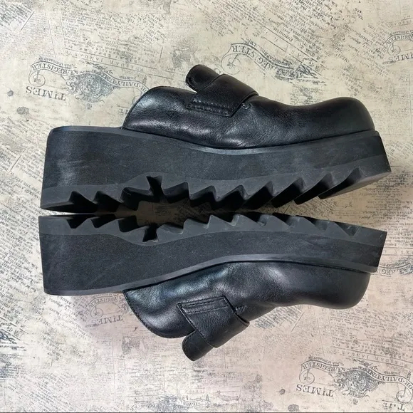 American Eagle Bandstand 90s slip in platform shoes