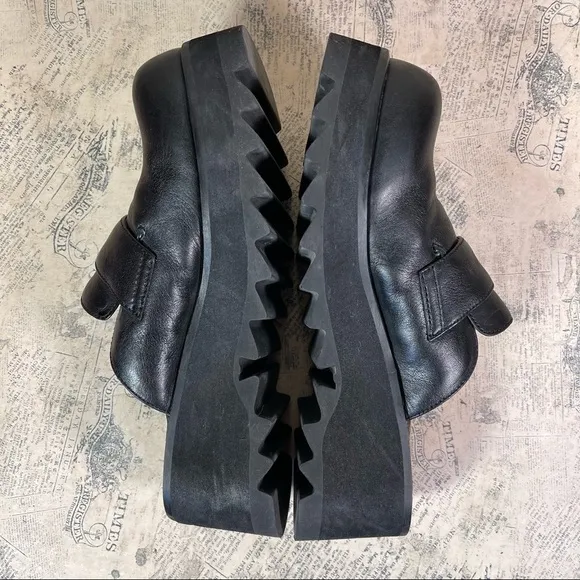 American Eagle Bandstand 90s slip in platform shoes