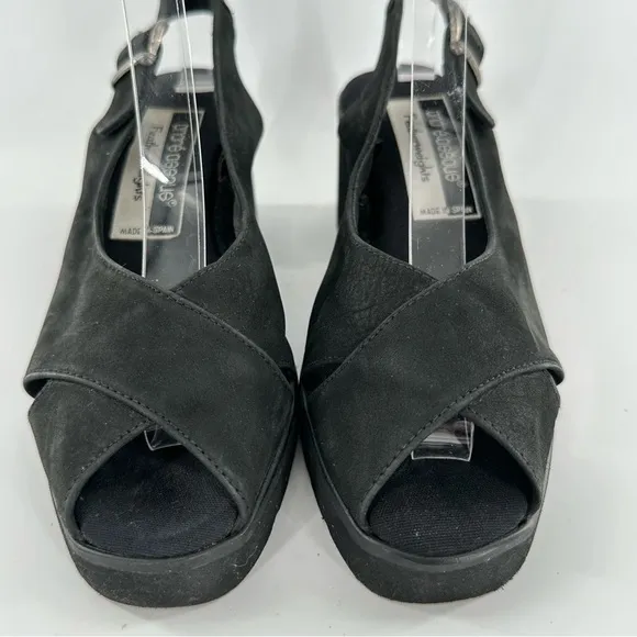 Andre assous featherweights sandals 7.5 black nubuck leather vintage 80s 90s
