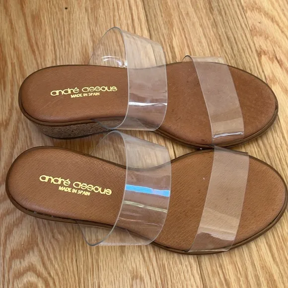 andre assous gwenn wedge sandals in size 38.