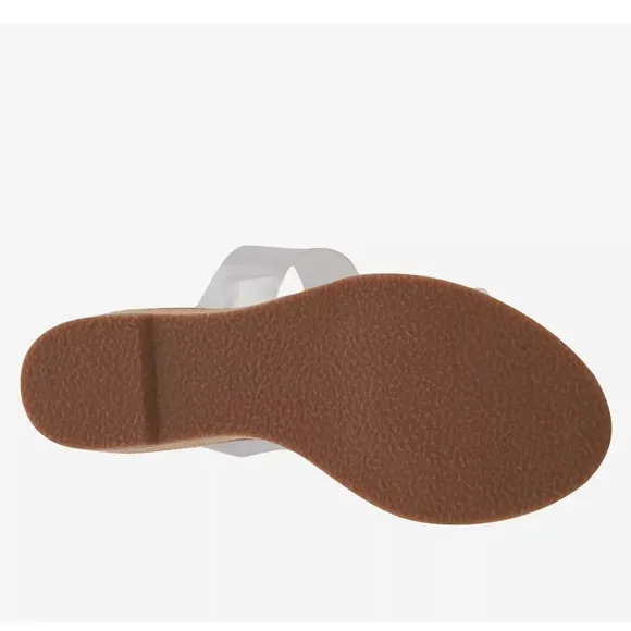 andre assous gwenn wedge sandals in size 38.