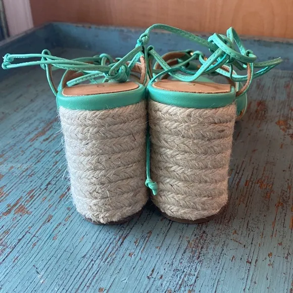 Andree’ Assous Tie-Up Block Sandals Kelly green Size 41 US 10.5 like new Strappy