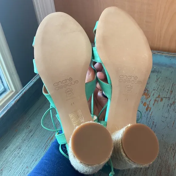 Andree’ Assous Tie-Up Block Sandals Kelly green Size 41 US 10.5 like new Strappy