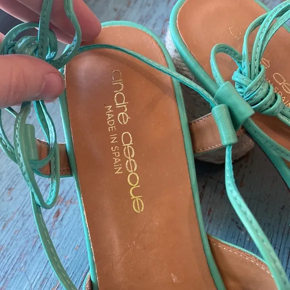 Andree’ Assous Tie-Up Block Sandals Kelly green Size 41 US 10.5 like new Strappy