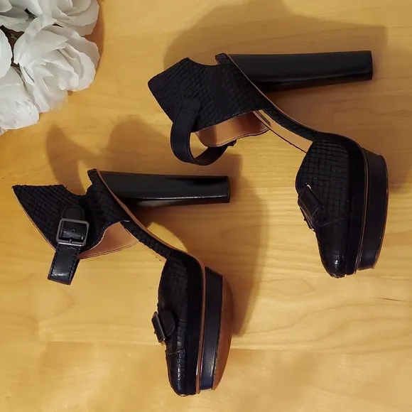 Ann Taylor Black Snakeprint Leather Platform Heels with Buckle Details Size 8