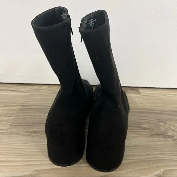 Ann Taylor Faux Suede Block Heel Zip Up Ankle Boots Black Women's size 9.5 NWOB
