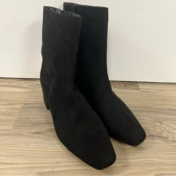 Ann Taylor Faux Suede Block Heel Zip Up Ankle Boots Black Women's size 9.5 NWOB