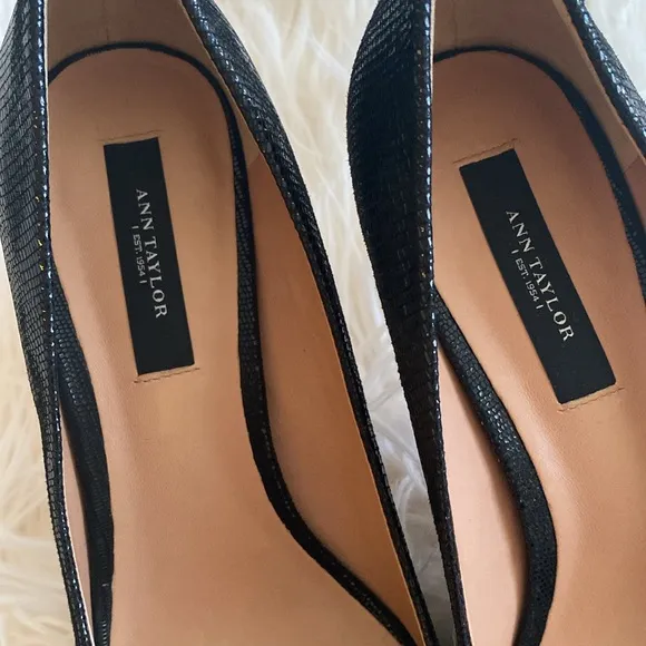 ANN TAYLOR heels
