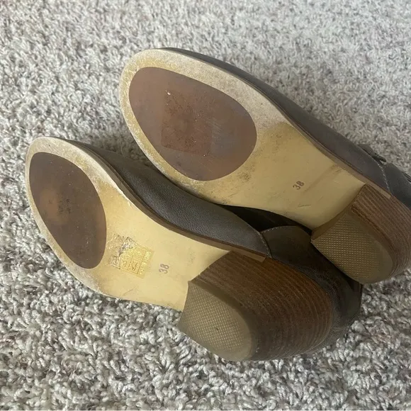 Antelope Brand Taupe Leatherr Cut Out Block Heel Ankle Boots With Buckle Size 38