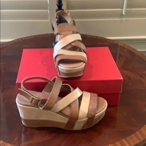 Antelope metallic / brown strap platform