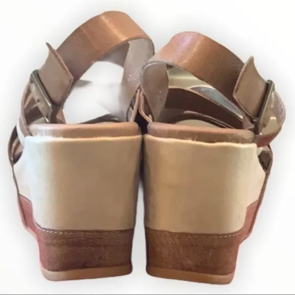 Antelope metallic / brown strap platform