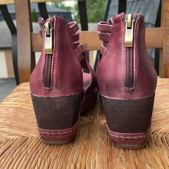 Antelope Tavi Wedge Sandals Size 39. US 8 8.5 New