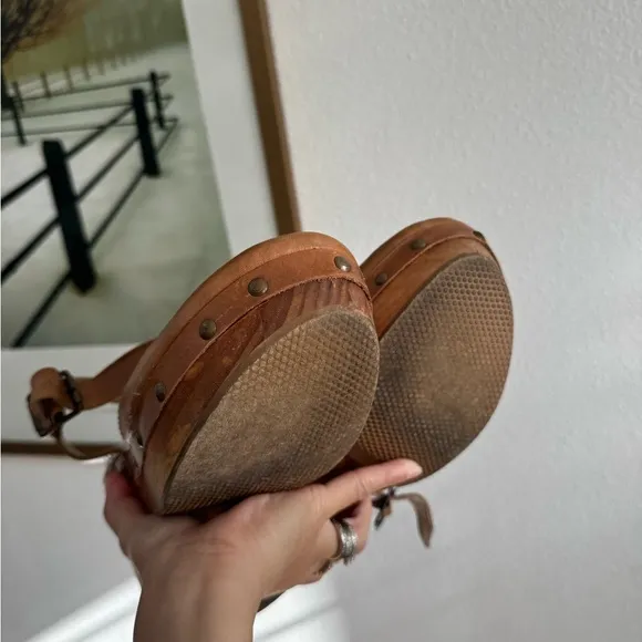 Anthropologie FIVE WORLDS Cordani Ankle Straps Brown Leather clogs 10
